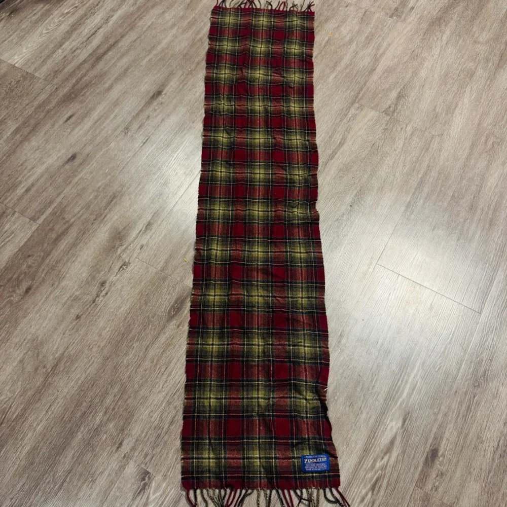 Pendleton Red Green Plaid Wool Scarf Made in USA Virgin Wool Fringe Trim